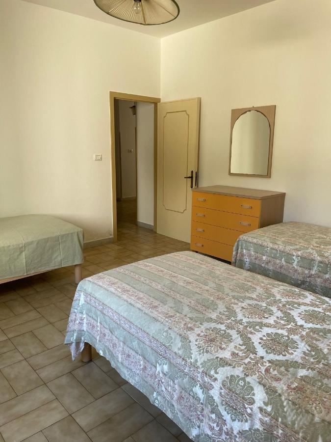 Villa Ticia A 100 Metri Dalla Spiaggia Con Parcheggio Privato Lido Marini Exterior photo